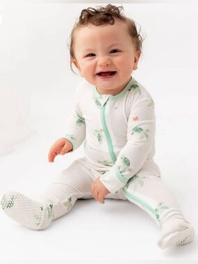 Bamboo Little Turtle Zippered Footie